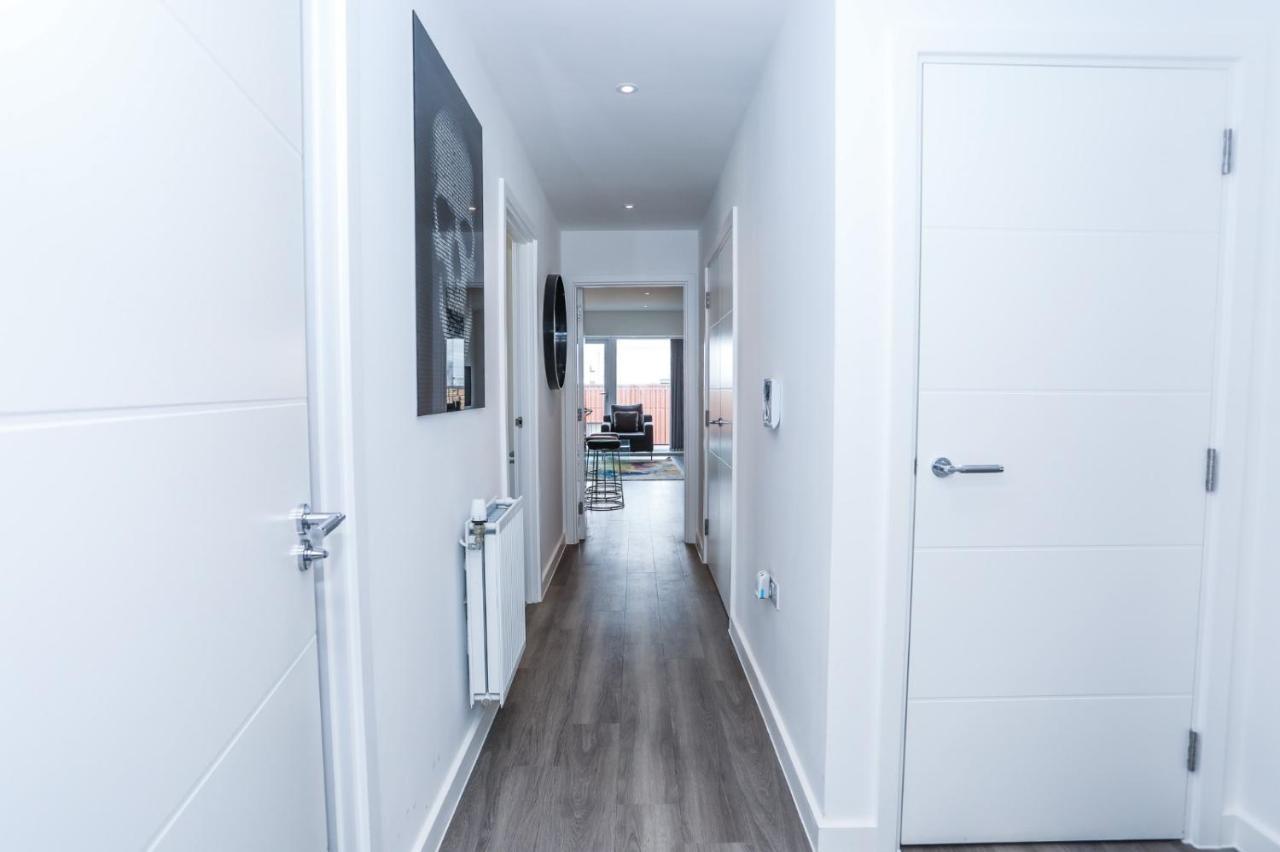 Lovely 2 Bed Apartment With Parking لندن المظهر الخارجي الصورة