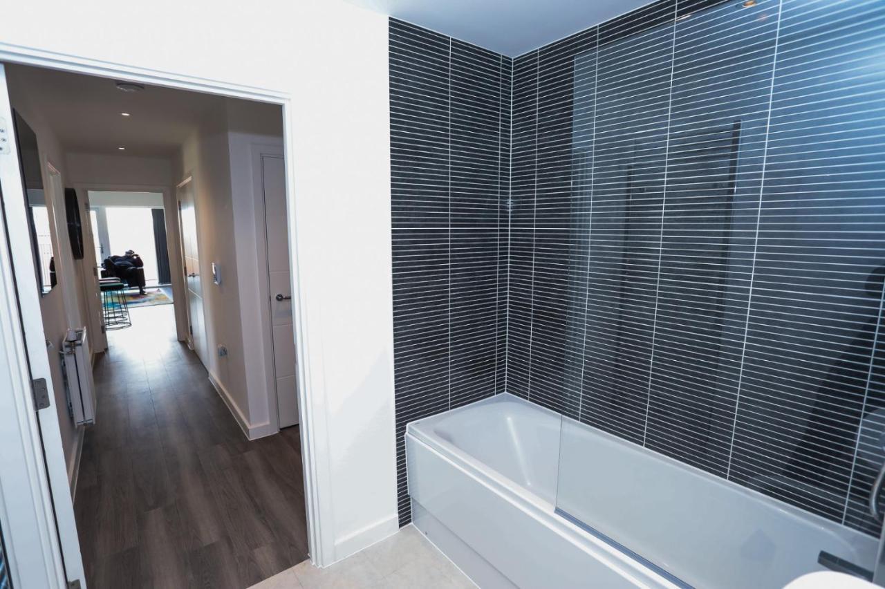Lovely 2 Bed Apartment With Parking لندن المظهر الخارجي الصورة