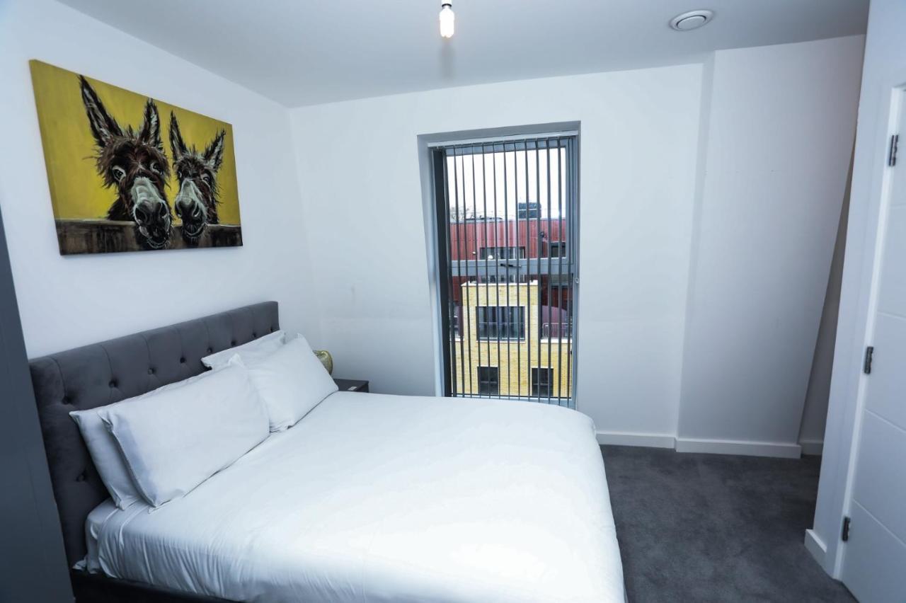 Lovely 2 Bed Apartment With Parking لندن المظهر الخارجي الصورة