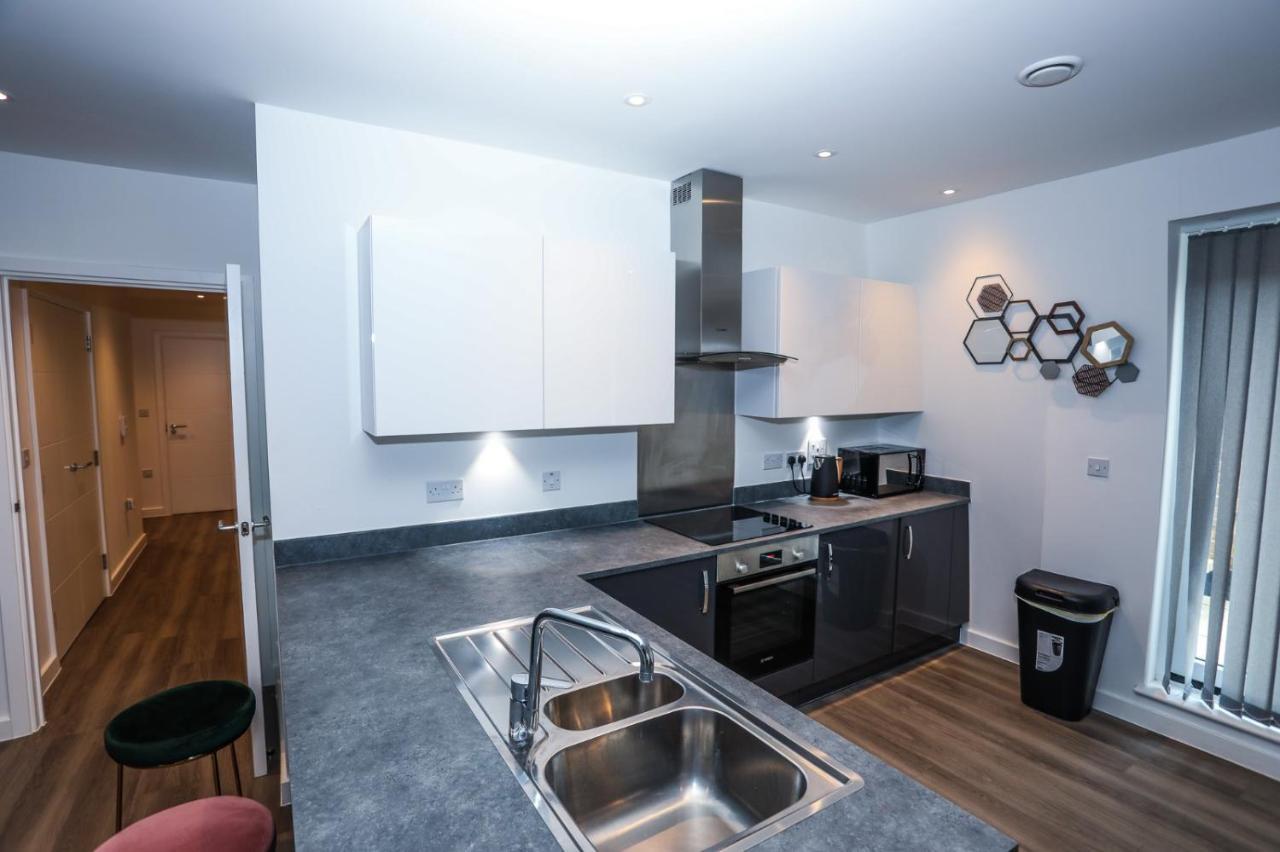 Lovely 2 Bed Apartment With Parking لندن المظهر الخارجي الصورة