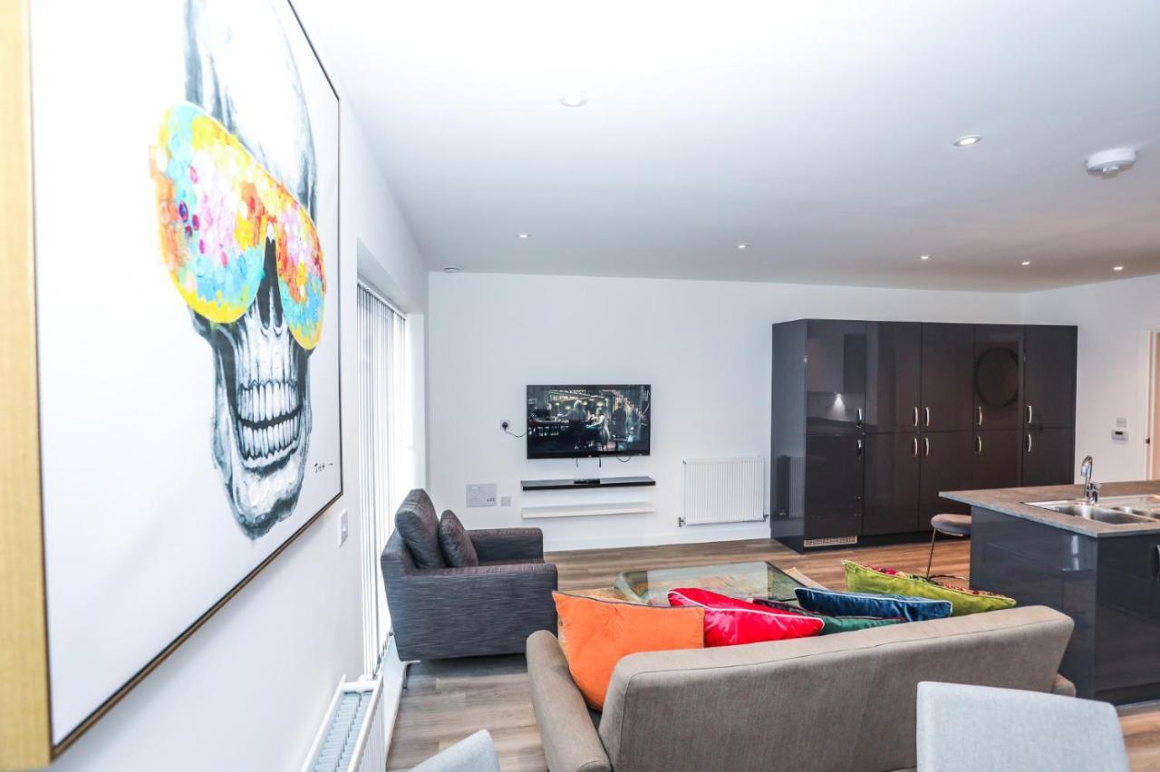 Lovely 2 Bed Apartment With Parking لندن المظهر الخارجي الصورة