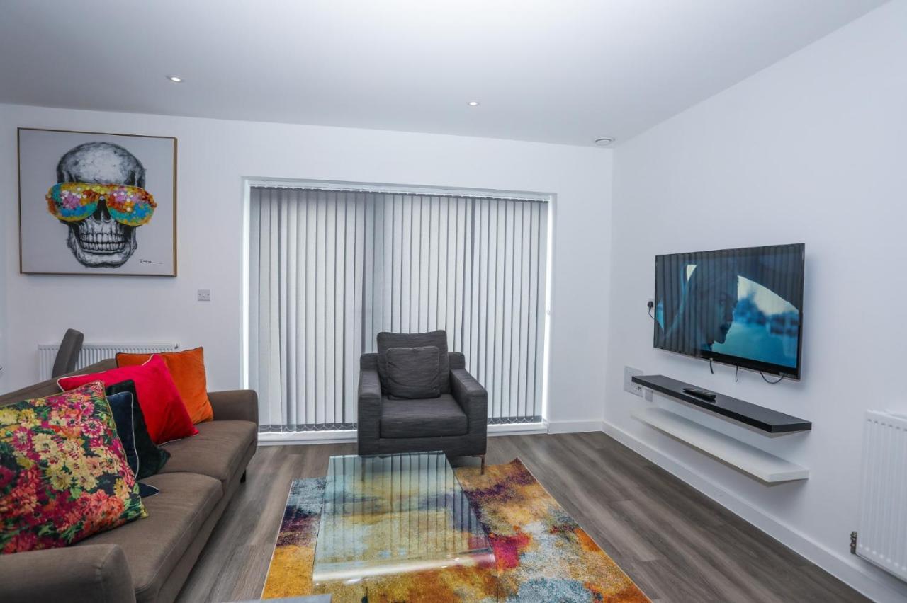 Lovely 2 Bed Apartment With Parking لندن المظهر الخارجي الصورة
